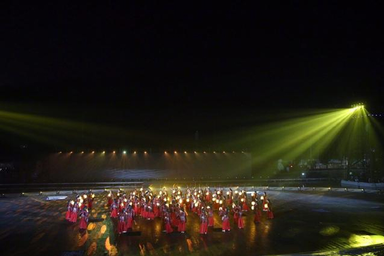 科尊舞臺(tái)燈光驚艷亮相《大夢(mèng)中山》實(shí)景演出