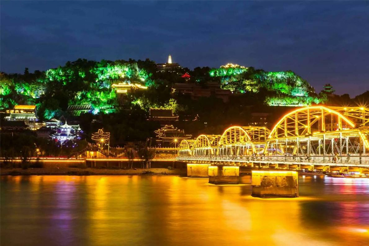白塔山山體夜景亮化