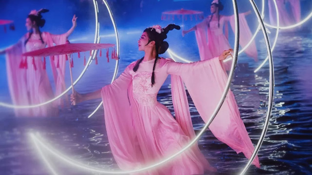 海上實(shí)景秀《浪淘沙·北戴河》震撼公演，舞臺燈光演繹唯美劇情